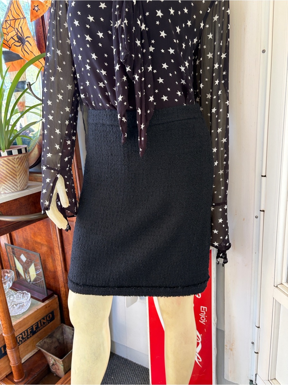 J. Crew VTG Black Bouclé Pencil Skirt Classic Tailored Style Holiday 2004